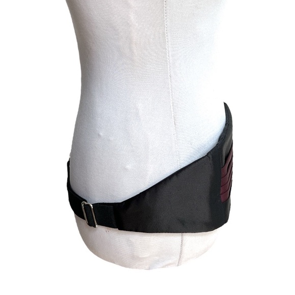 Men’s Fashion Depot Silk Cummerbund and Bow Tie Set Black Burgundy - Picture 4 of 7